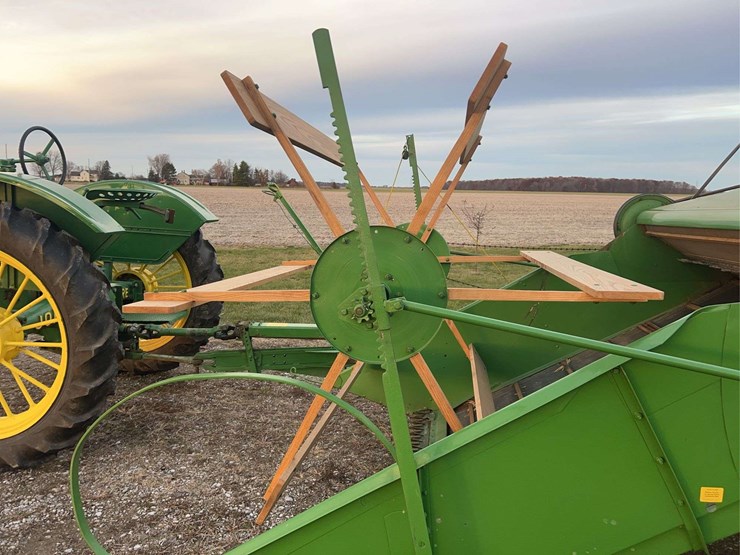 john-deere-no.-12a-pull-type-combine-image-62