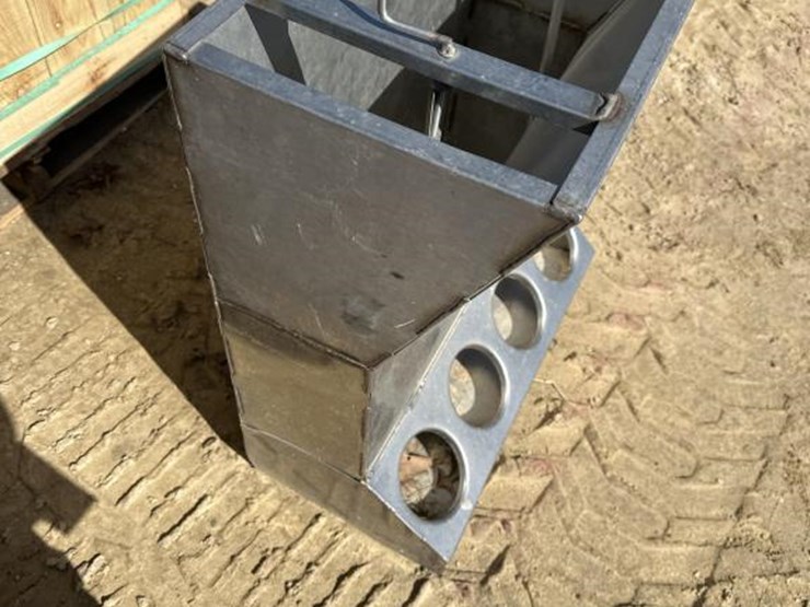 #16-•-hog-feeder-image-4