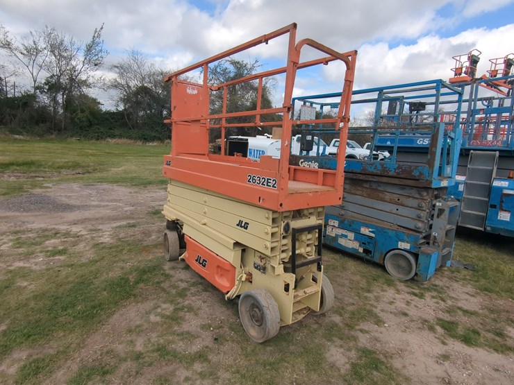 2016-jlg-2632es-image-5