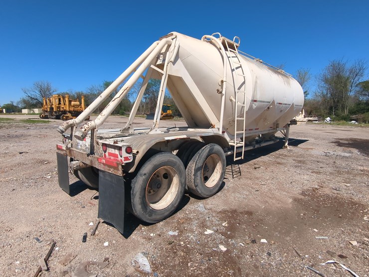 1974-fruehauf-trailer-image-3