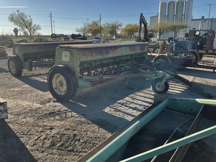 john-deere-8300-image-2