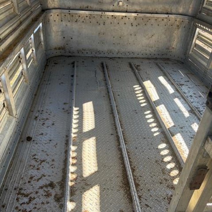 1978 WILSON LIVESTOCK TRAILER