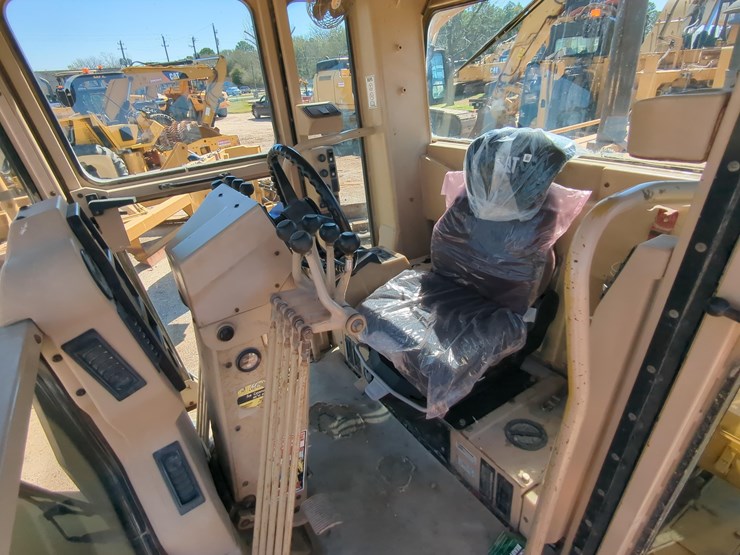 caterpillar-140h-image-12