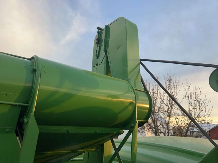 john-deere-no.-12a-pull-type-combine-image-23