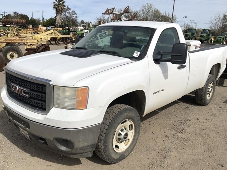 2013-gmc-2500-image-1