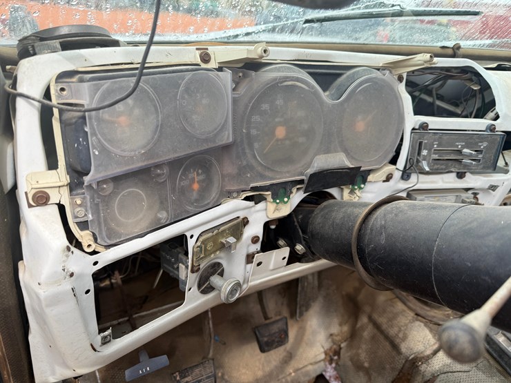 1983-chevrolet-c20-image-16