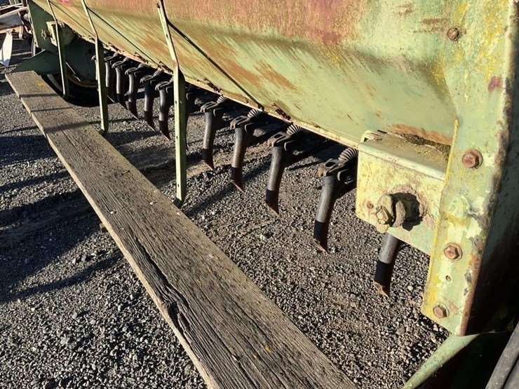 john-deere-8300-image-10