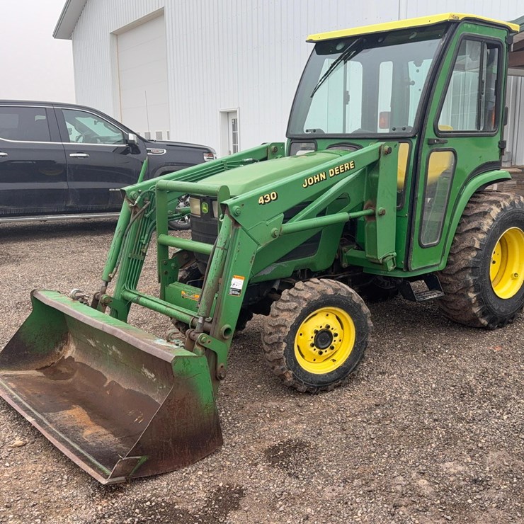 JOHN DEERE 4400