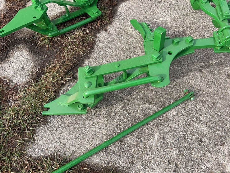 john-deere-one-row-mounted-cultivator-image-16