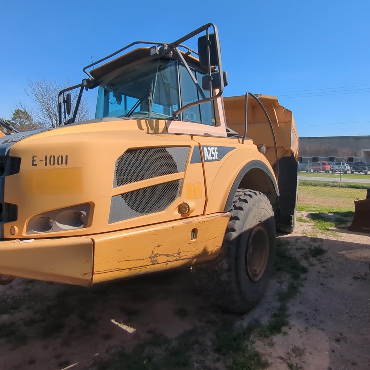 VOLVO A25F