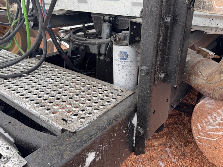 international-8600-image-9