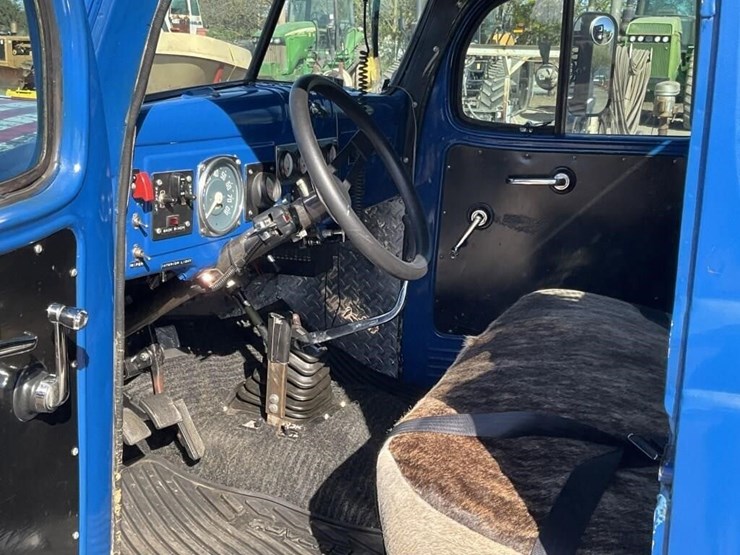 1953-dodge-power-wagon-image-21