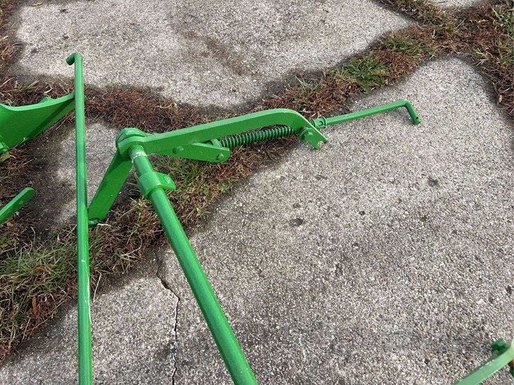 john-deere-one-row-mounted-cultivator-image-15