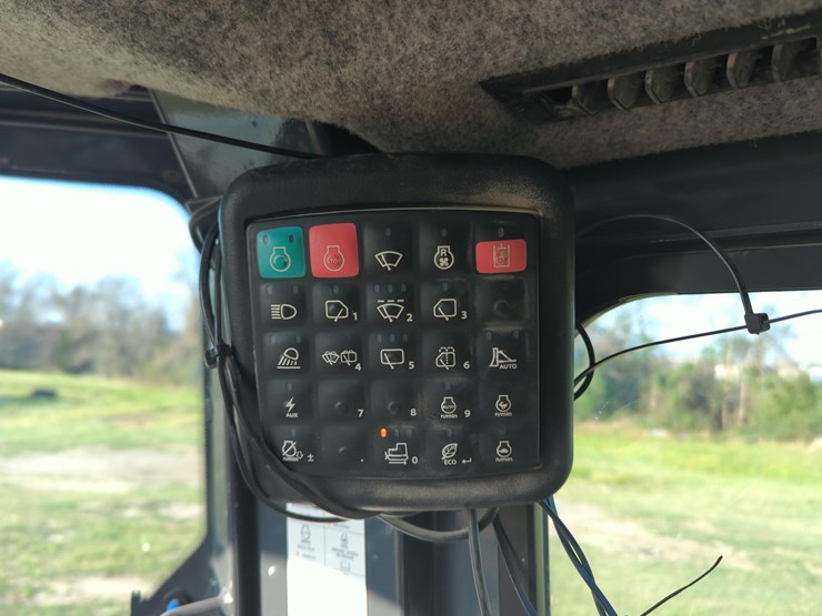 2023-deere-650k-lgp-image-19