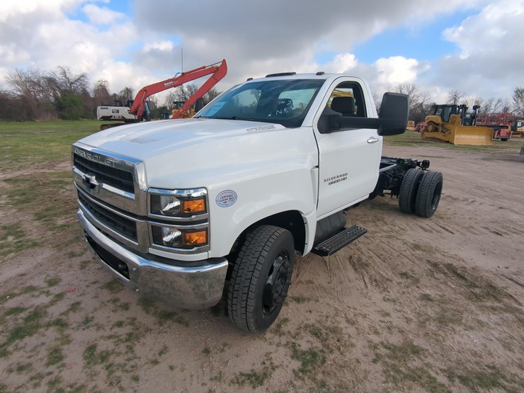 chevrolet-6500-image-2