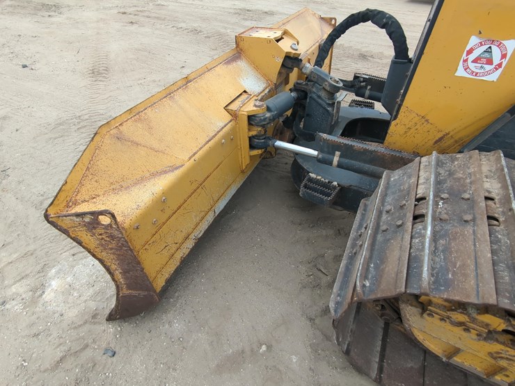 2023-deere-650k-lgp-image-7