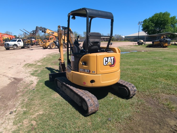 2021-caterpillar-303-image-5