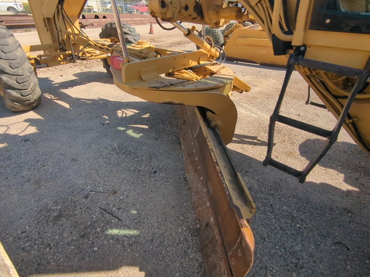 caterpillar-140h-image-10