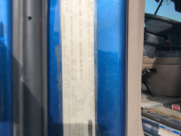 2015-freightliner-cascadia-125-image-7