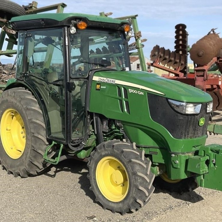 JOHN DEERE 5100GN