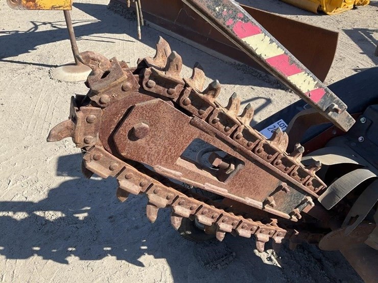 ditch-witch-1030-image-4