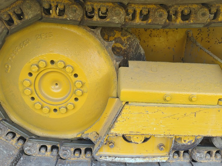 2023-deere-650k-lgp-image-10