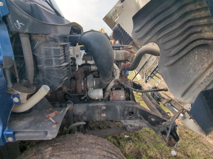 2015-freightliner-cascadia-125-image-9