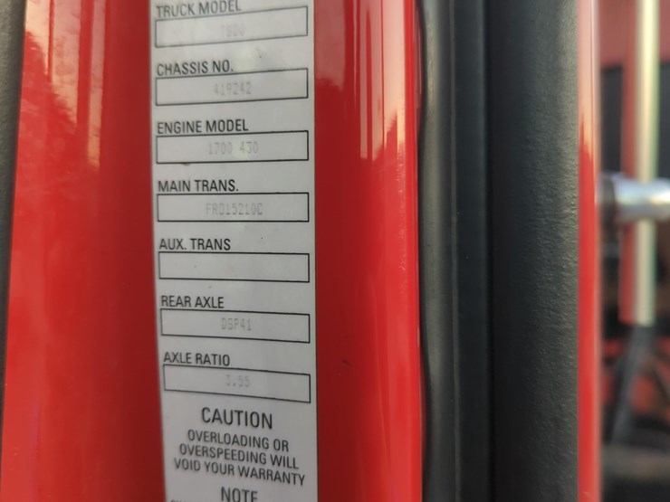 2015-kenworth-t880-image-16