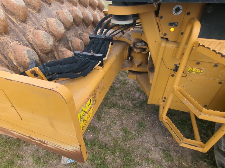 2019-caterpillar-cp56-image-9