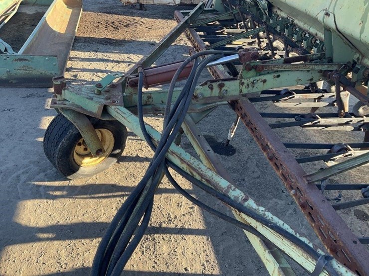 john-deere-8300-image-17