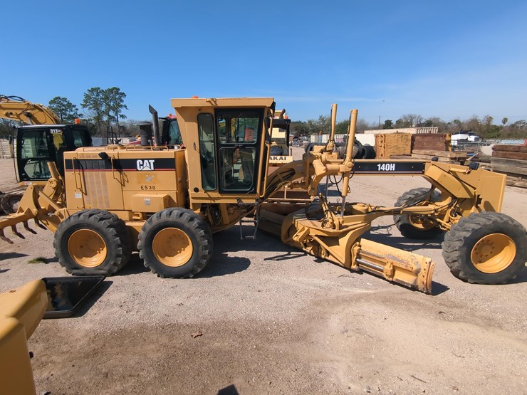 caterpillar-140h-image-1