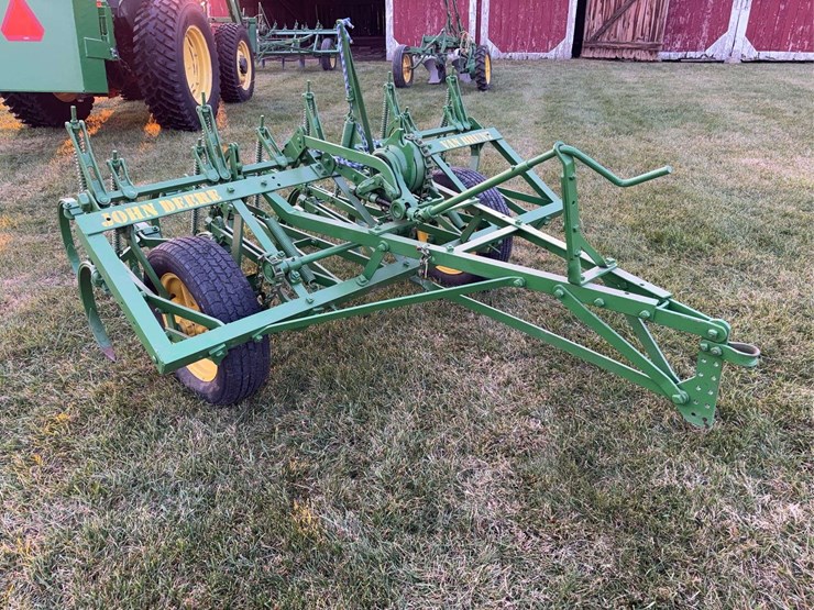 john-deere-van-brunt-cca-field-cultivator-image-3