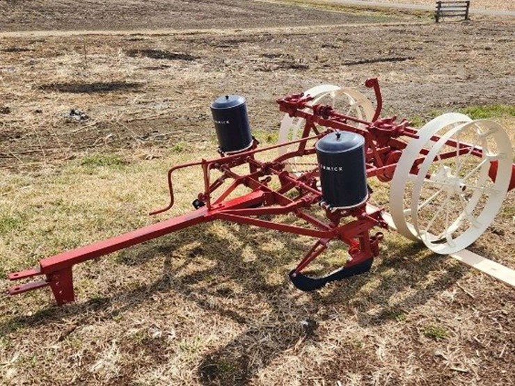 international-241-image-2