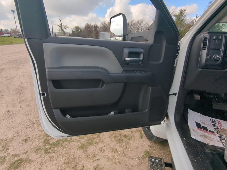 chevrolet-6500-image-11