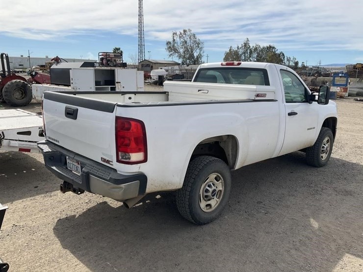 2013-gmc-2500-image-4