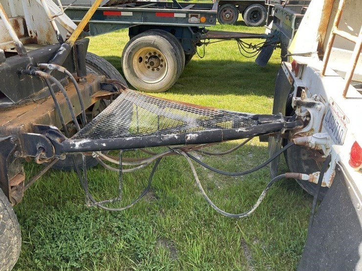 1955-trailmobile-hopper-image-12