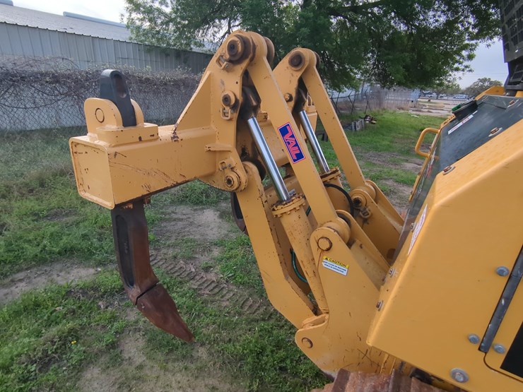 2022-deere-750l-lgp-image-16