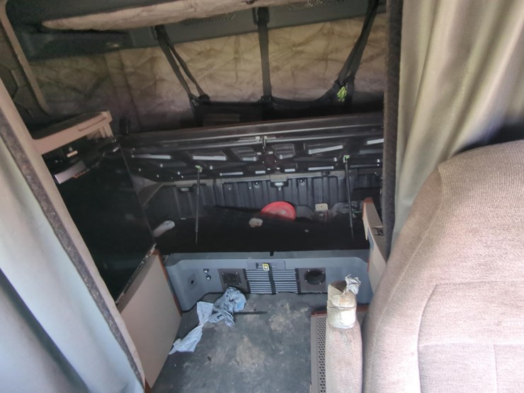 2015-freightliner-cascadia-125-image-13