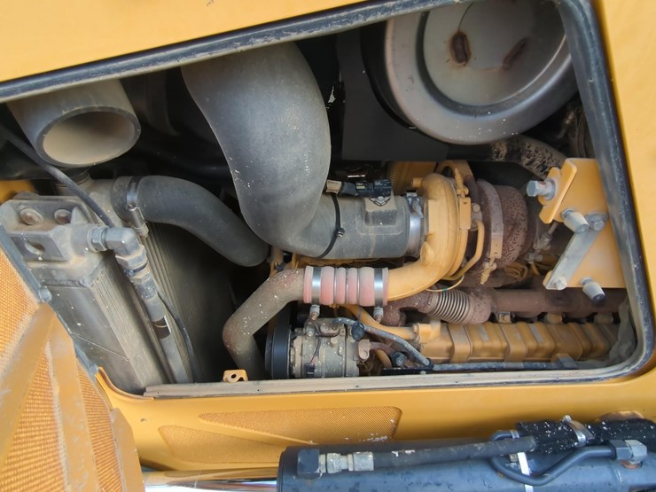 2022-deere-750l-lgp-image-18