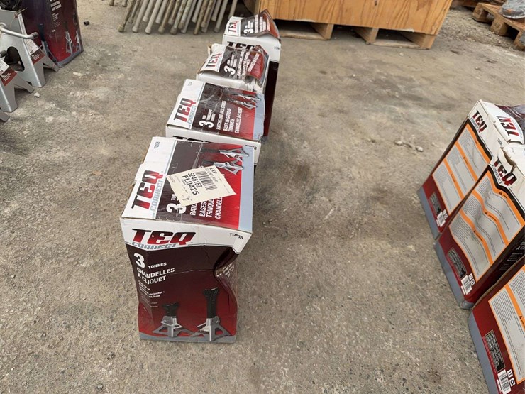 (8)-3-ton-jack-stands-image-2