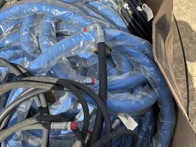 #2-•-new-assorted-hydraulic-hoses-image-2