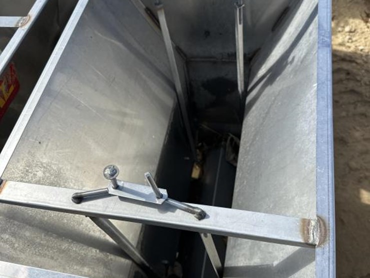 #17-•-hog-feeder-image-2