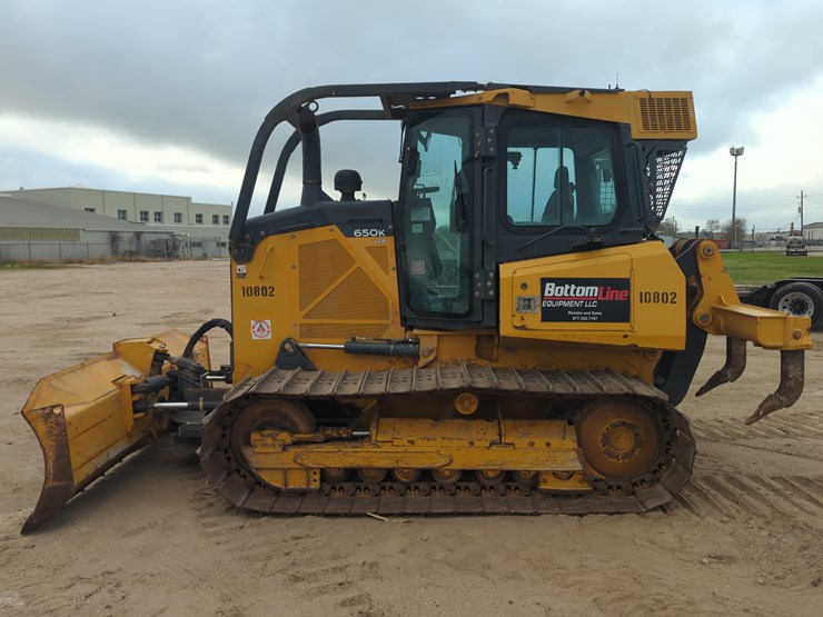 2023-deere-650k-lgp-image-1