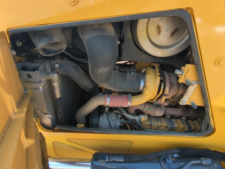 2020-deere-750l-lgp-image-16