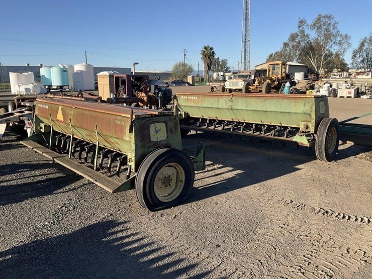 john-deere-8300-image-3