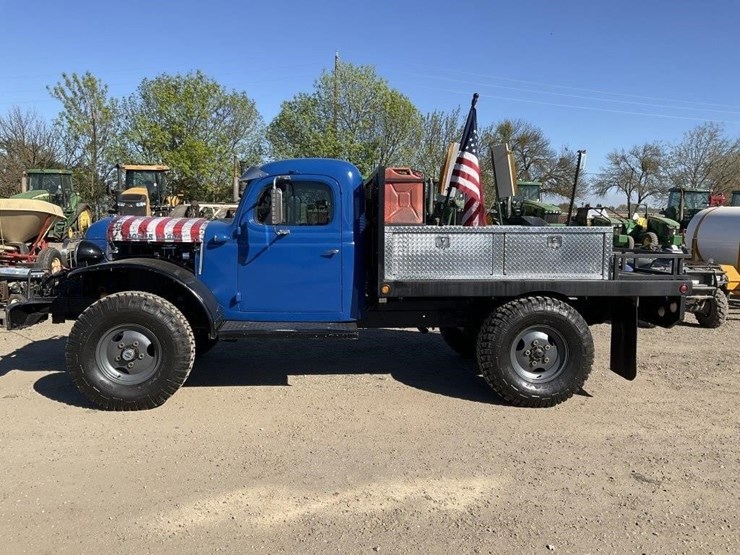 1953-dodge-power-wagon-image-2
