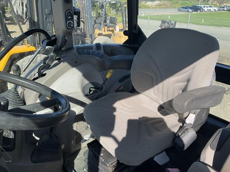 case-ih-farmall-140a-image-21