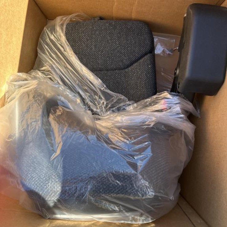 #15 • NEW SEARS EQUIPMENT SEAT - BLACK