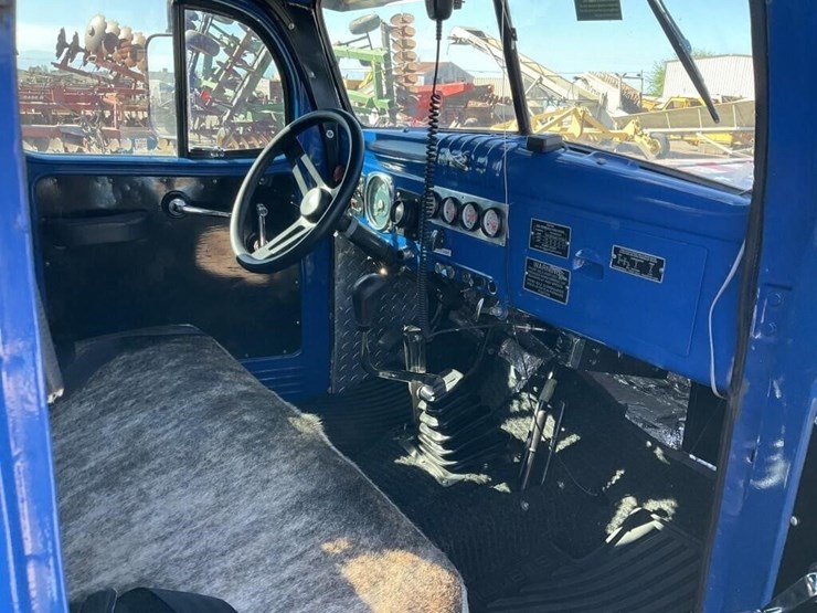 1953-dodge-power-wagon-image-24