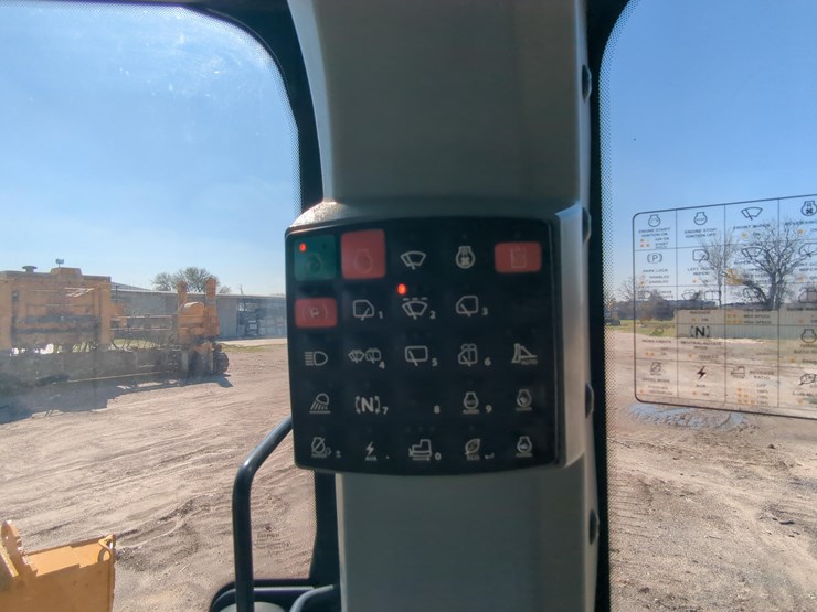 2020-deere-750l-lgp-image-20